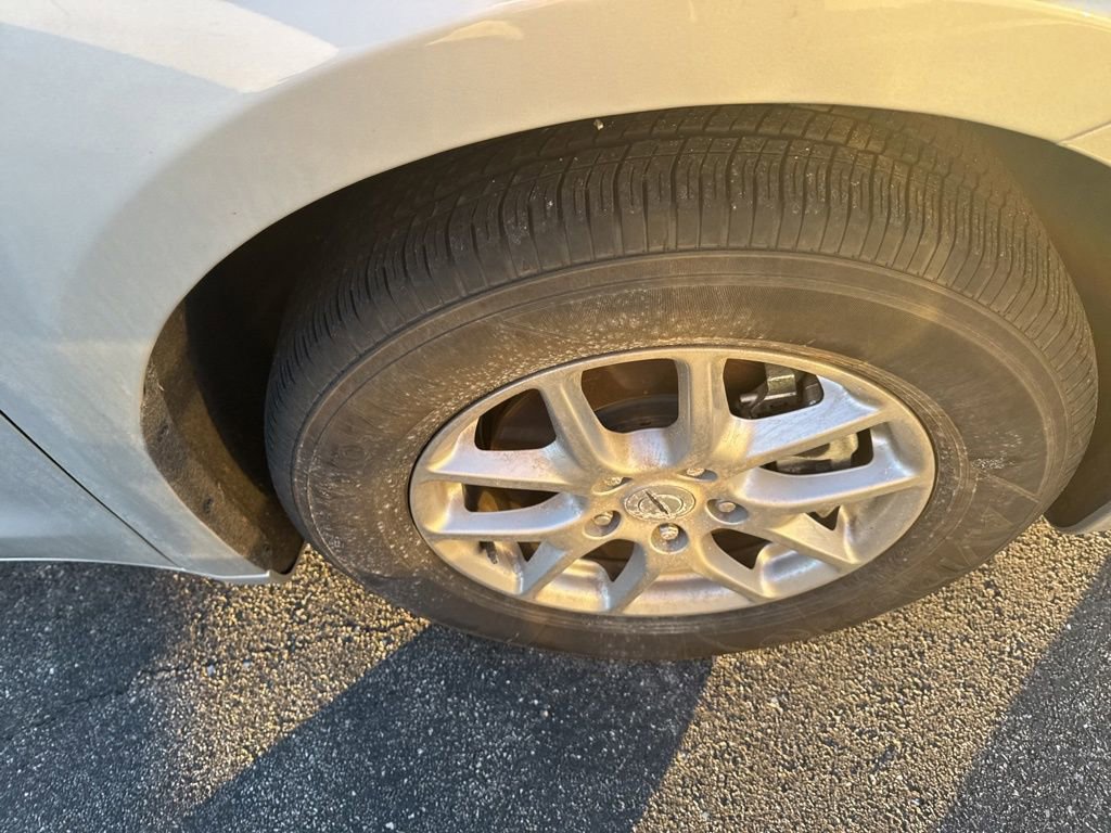 Used 2024 Chrysler Pacifica Touring-L w/ Uconnect Theater Family Group image 13