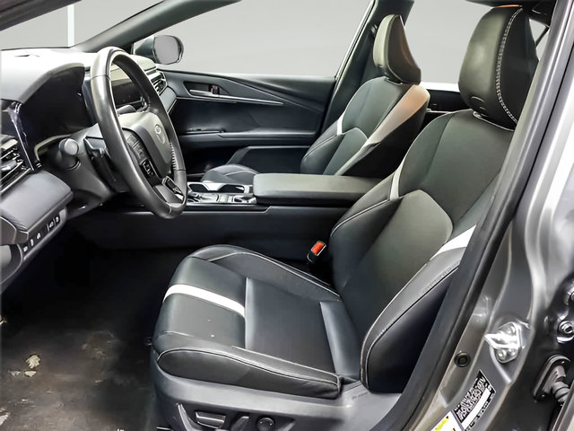 Certified 2025 Toyota Camry SE FWD image 8