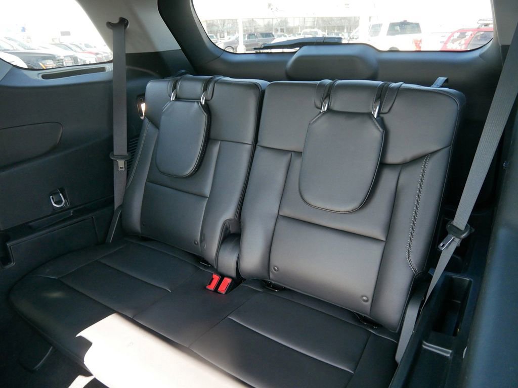 Used 2023 Ford Explorer XLT w/ Equipment Group 202A image 15