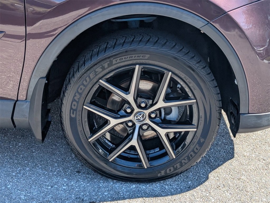 Used 2016 Toyota RAV4 SE image 9