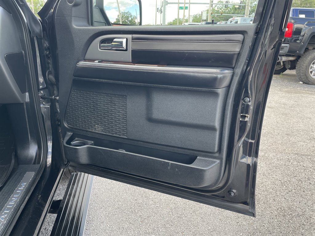 Used 2015 Ford Expedition Platinum AWD/4WD image 42