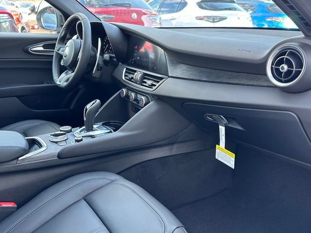 Used 2024 Alfa Romeo Giulia Sprint RWD image 16