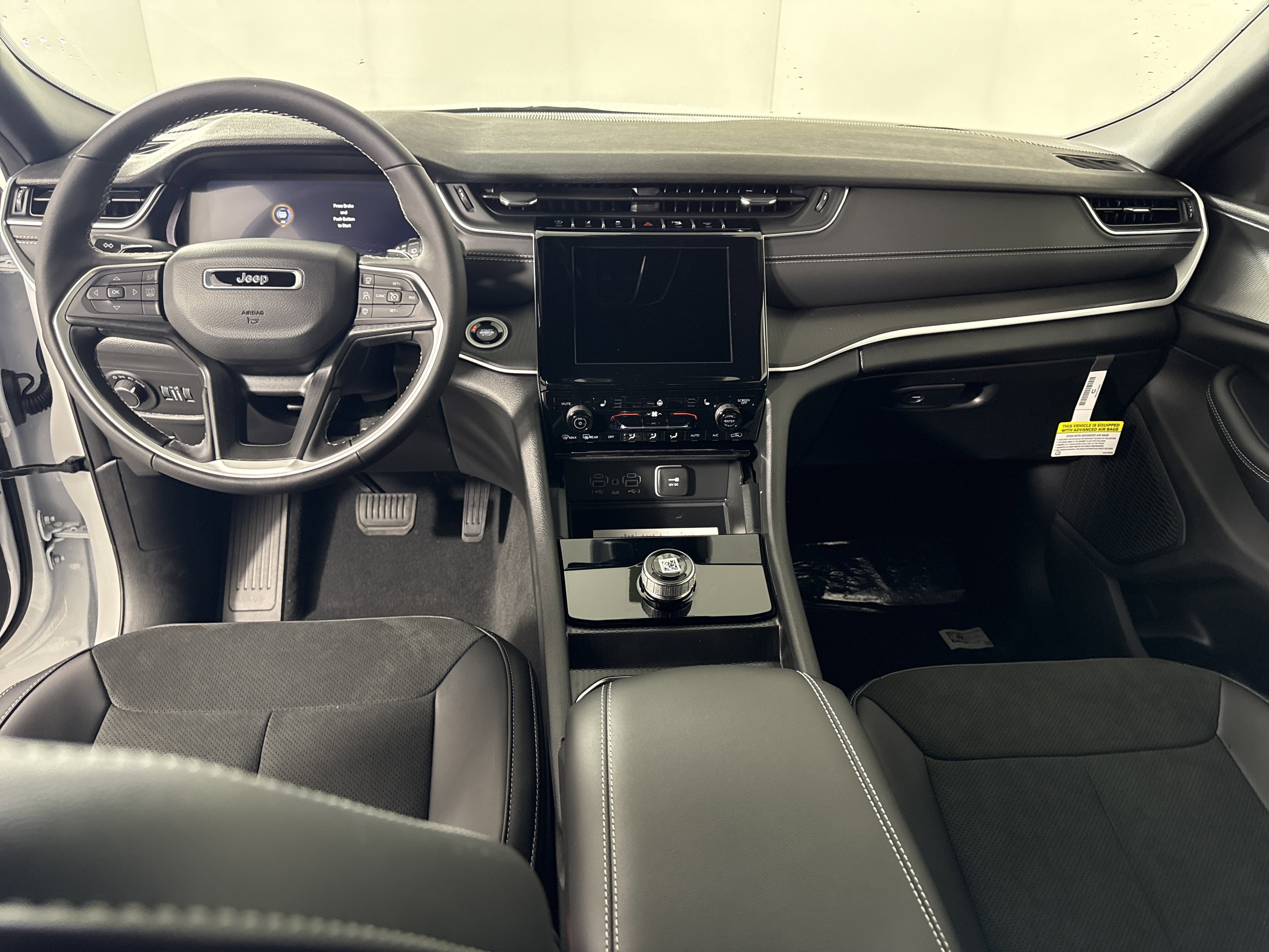 New 2025 Jeep Grand Cherokee L Altitude image 15