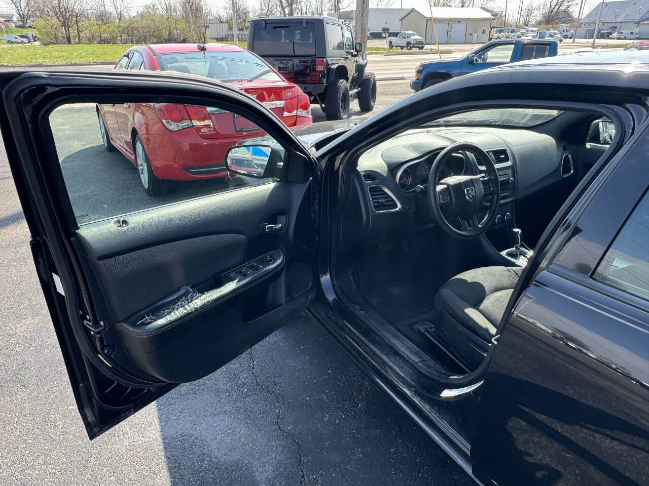 Used 2011 Dodge Avenger Express image 10