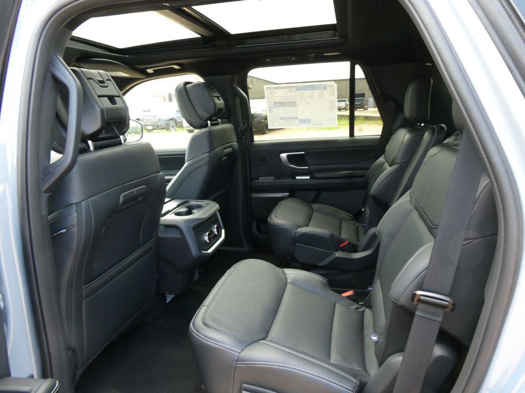 New 2027 Ford Expedition Platinum w/ Stealth Appearance Package AWD/4WD image 15