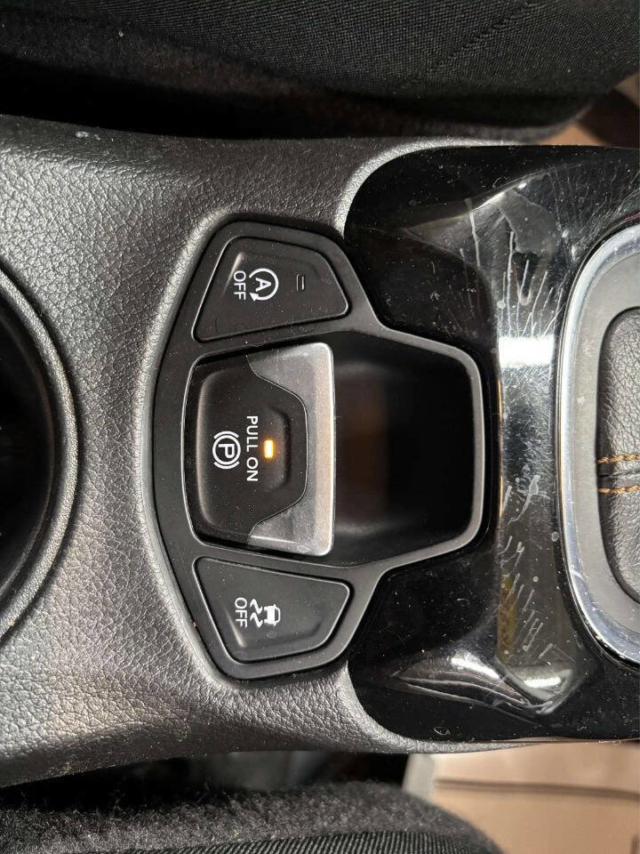 Used 2019 Jeep Compass Limited image 30