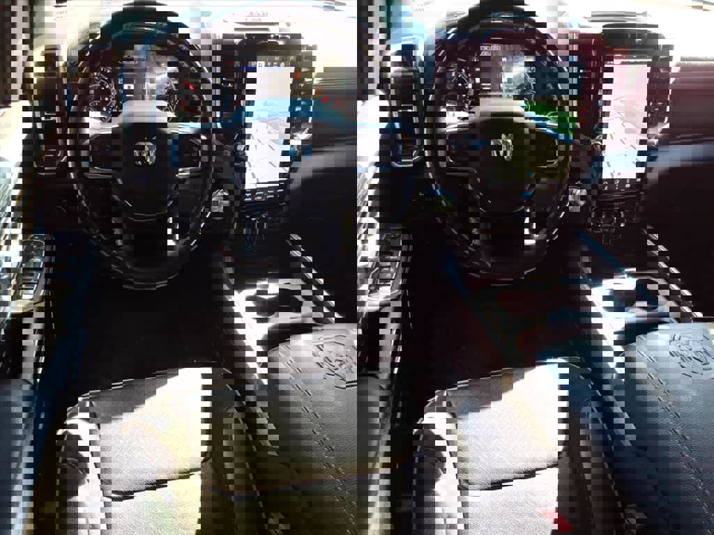 Used 2023 RAM 1500 Laramie image 20