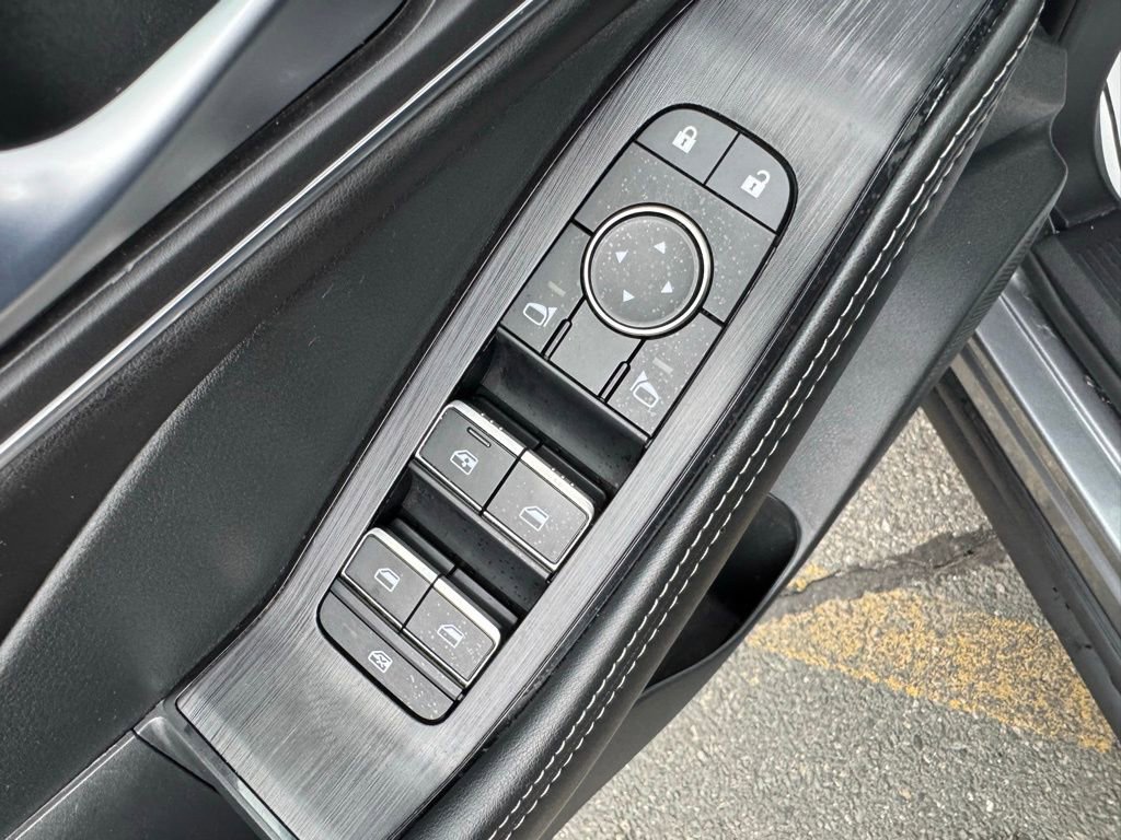 Used 2021 Nissan Rogue SL w/ Premium Package image 19