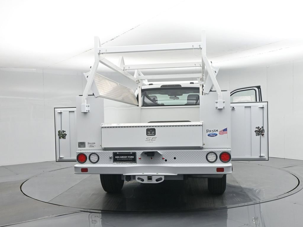 New 2025 Ford F350 XL w/ XL Chrome Package RWD image 32