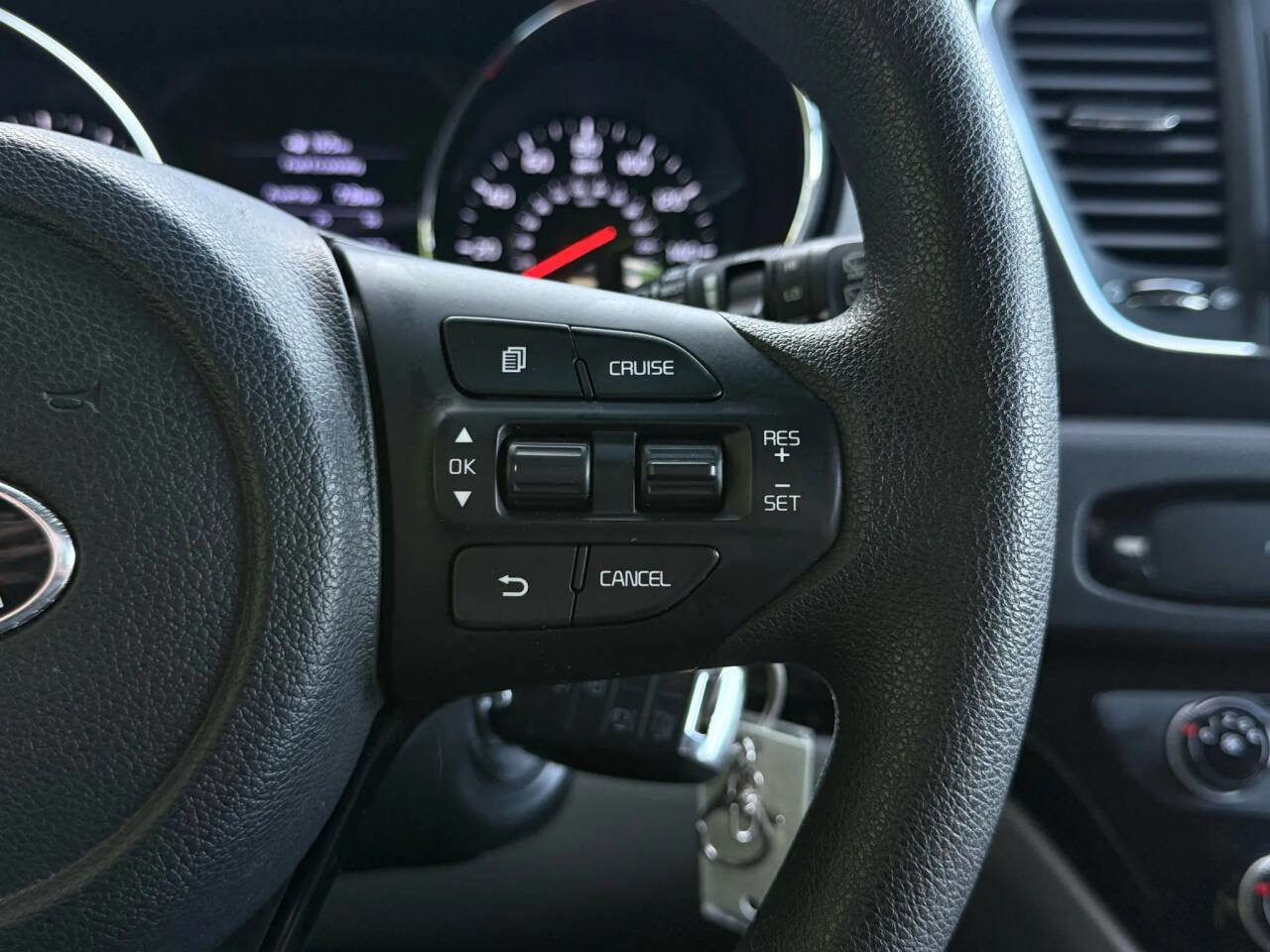 Used 2020 Kia Sedona LX FWD image 8