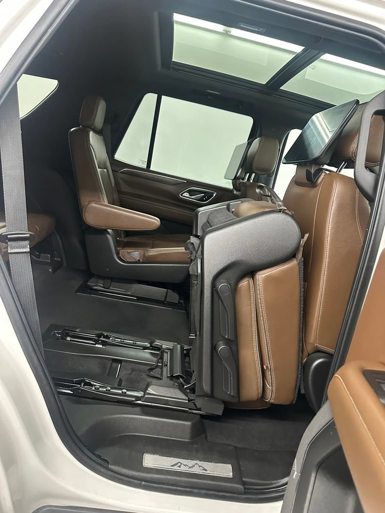 Used 2021 Chevrolet Tahoe High Country w/ Premium Package AWD/4WD image 34