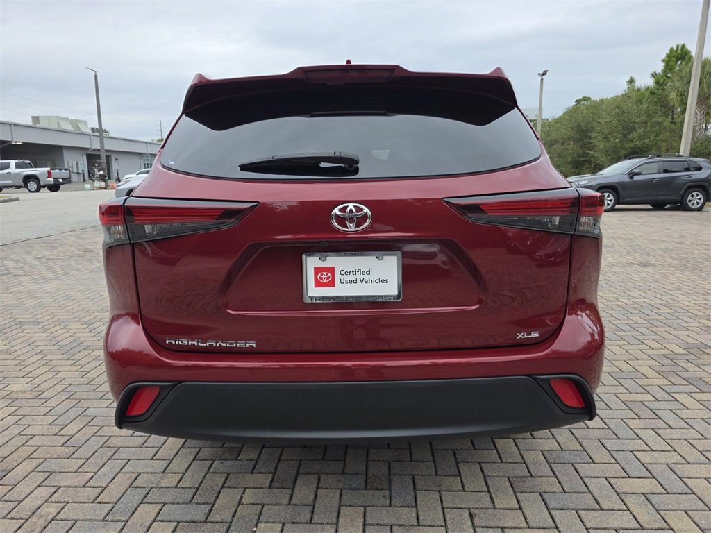 Certified 2024 Toyota Highlander XLE image 10