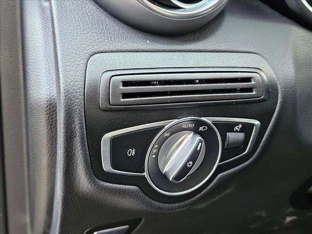 Used 2022 Mercedes-Benz GLC 300 image 9