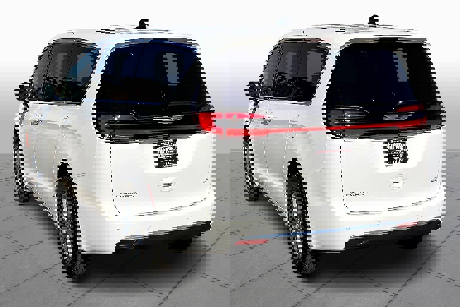 New 2026 Chrysler Pacifica Select image 12