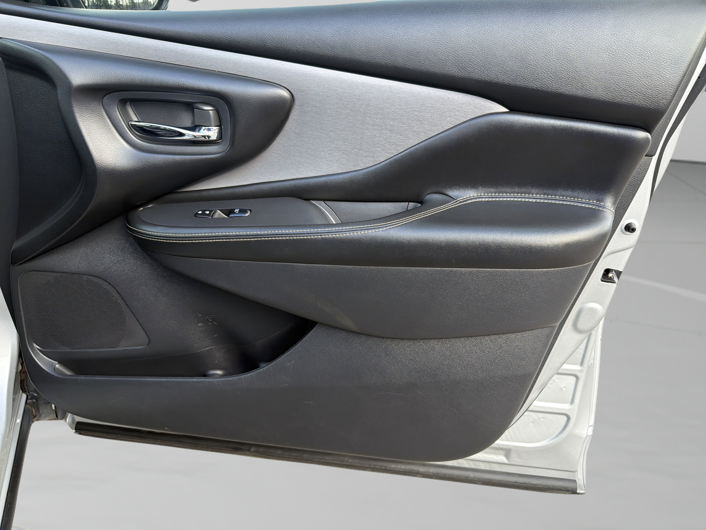 Used 2022 Nissan Murano SV w/ Cargo Package FWD image 40