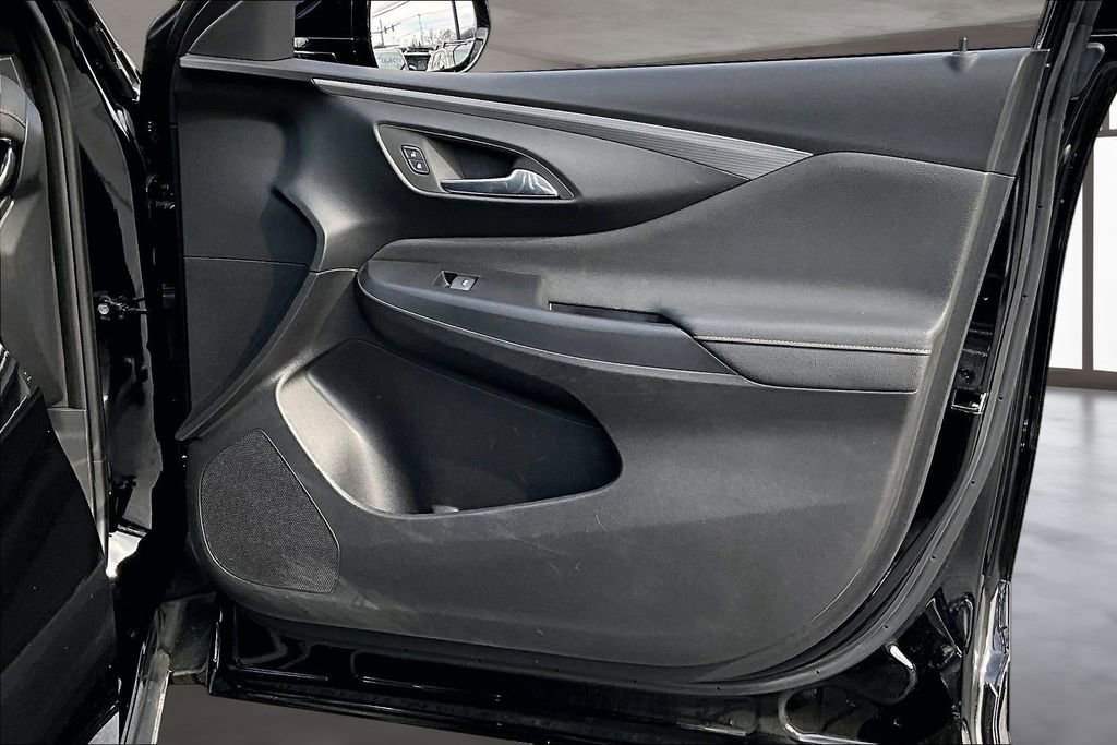 Used 2025 Buick Envista Avenir image 24