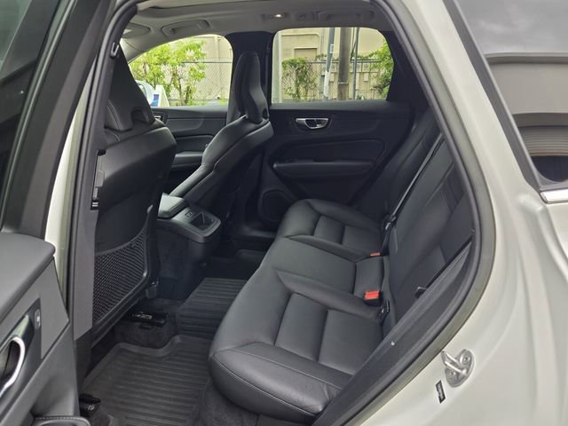 Certified 2023 Volvo XC60 B5 Plus w/ Climate Package image 14