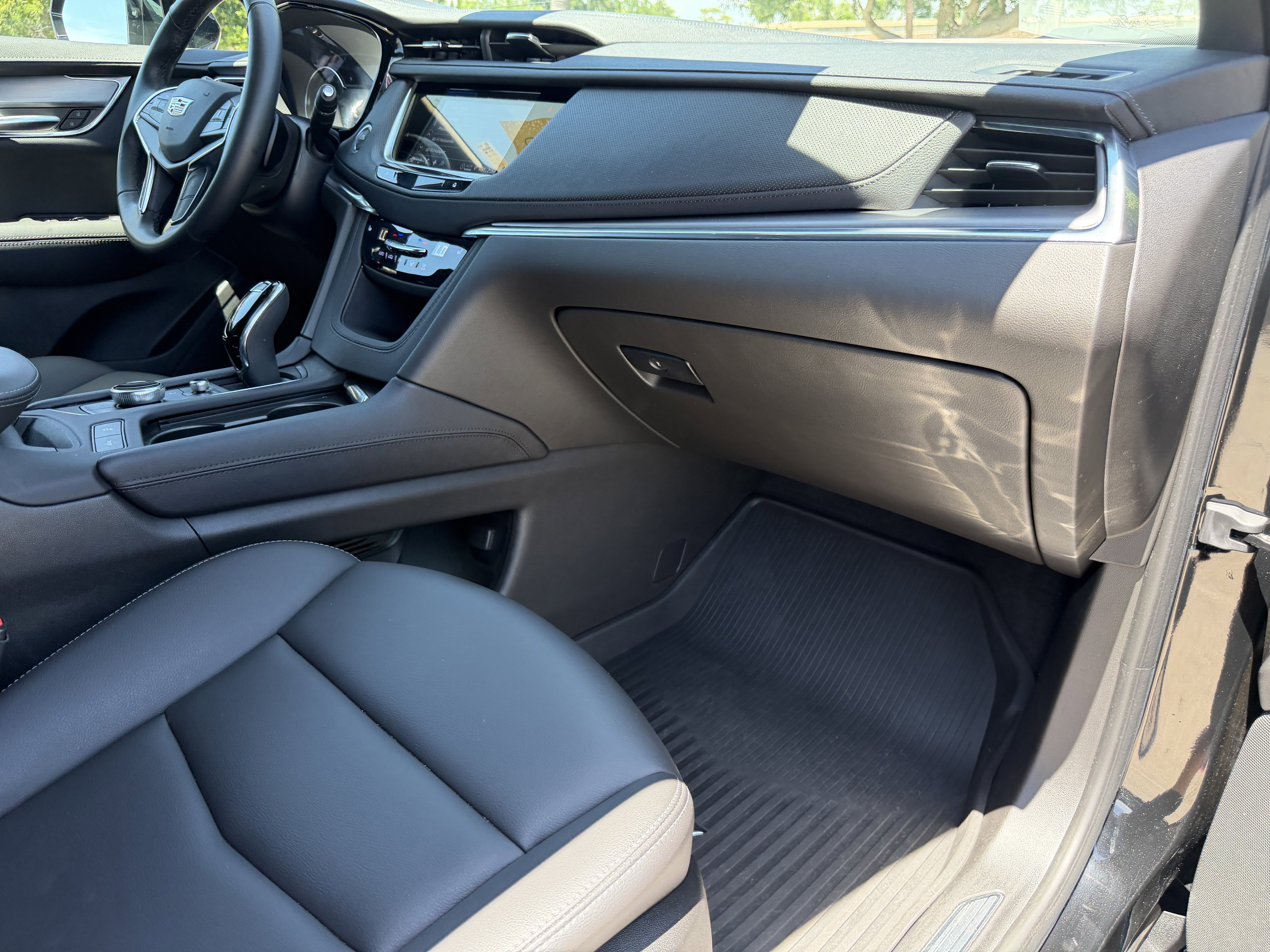 Used 2023 Cadillac XT5 Luxury w/ LPO, Floor Liner Package AWD/4WD image 12