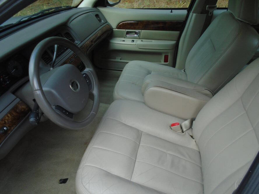 Used 2010 Mercury Grand Marquis LS image 10