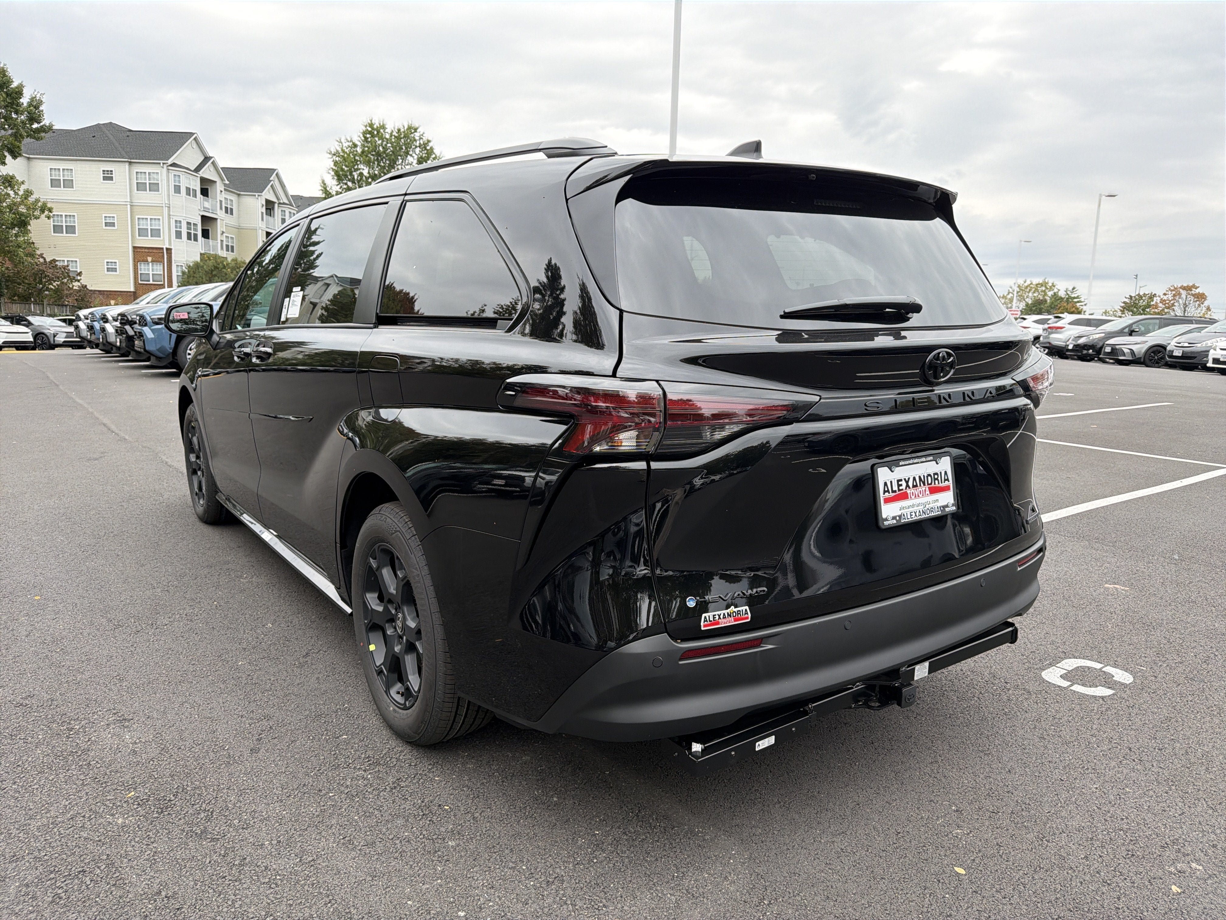 New 2026 Toyota Sienna AWD image 6