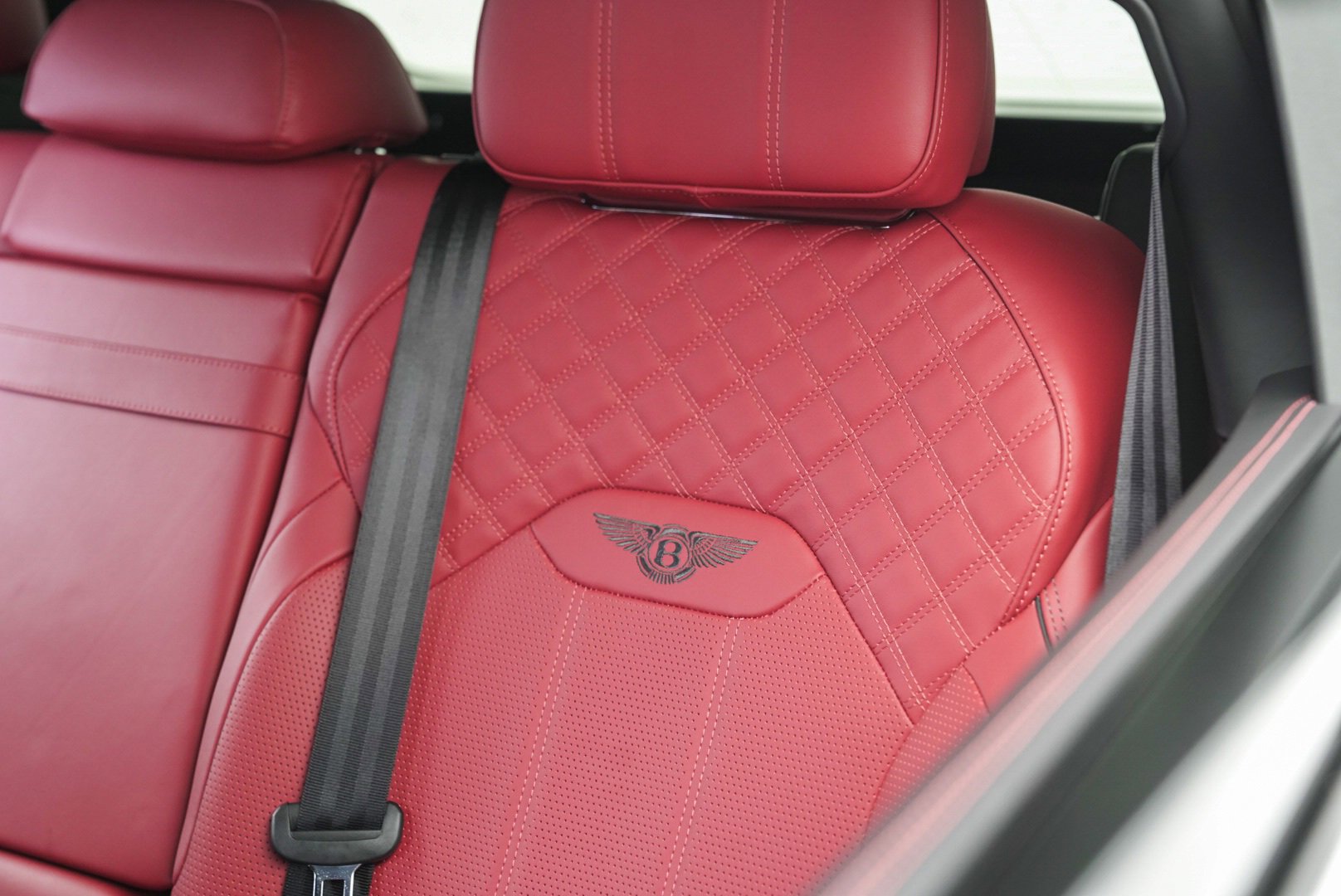 Used 2022 Bentley Bentayga image 23