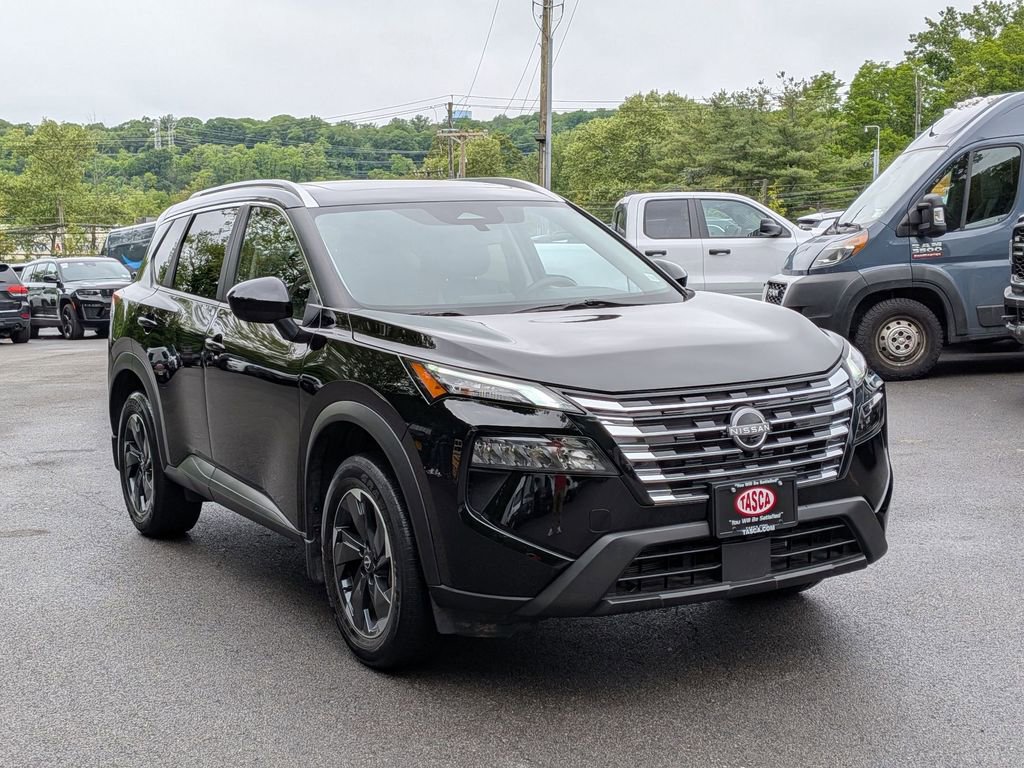 Used 2024 Nissan Rogue SV w/ SV Premium Package AWD/4WD image 1
