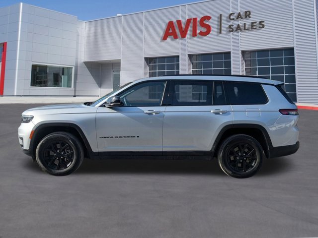 Used 2024 Jeep Grand Cherokee L Laredo image 4