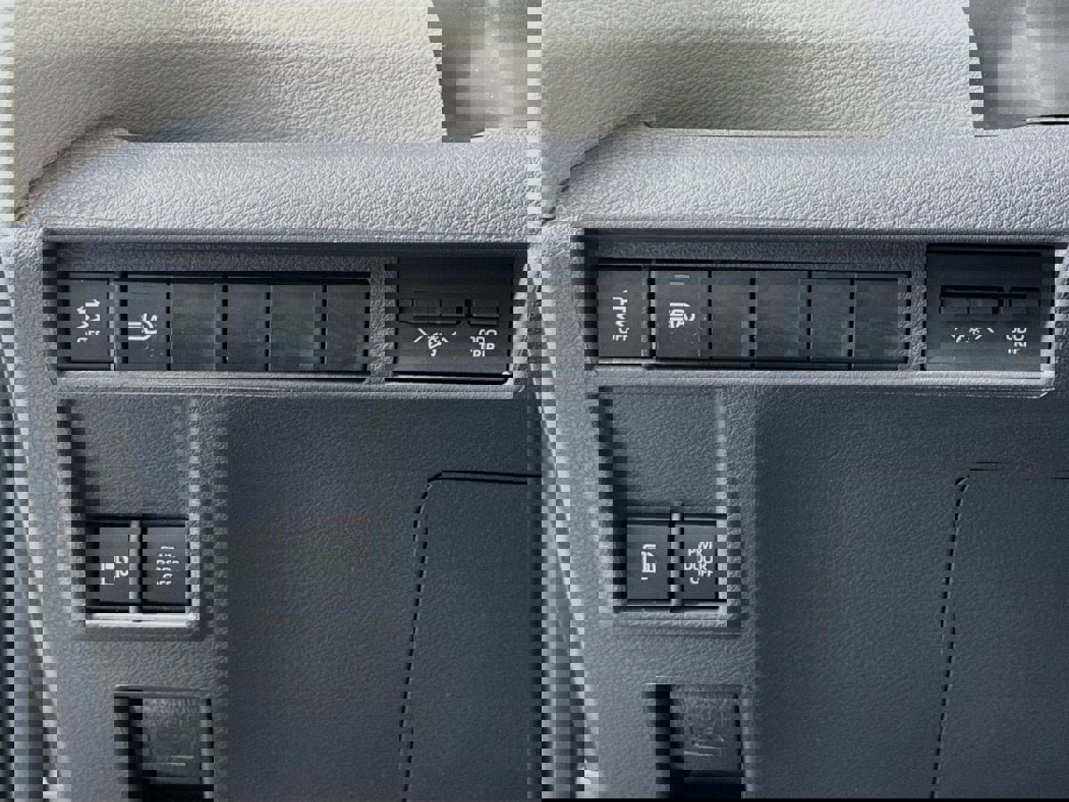 Used 2024 Toyota Sienna XLE image 10