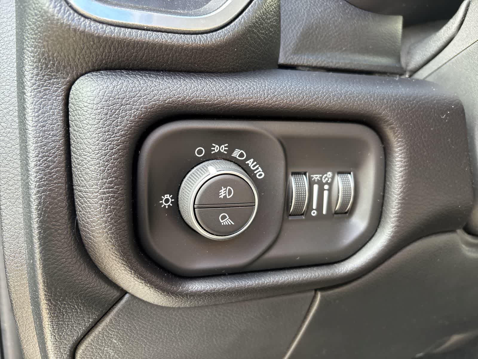 Used 2022 RAM 2500 Laramie AWD/4WD image 7