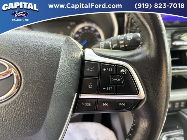 Used 2023 Toyota Highlander XLE AWD/4WD image 24