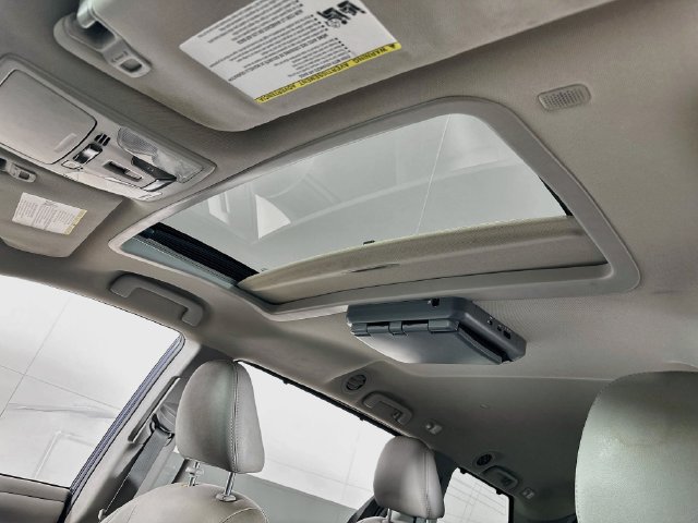 Used 2020 Toyota Sienna XLE AWD/4WD image 4