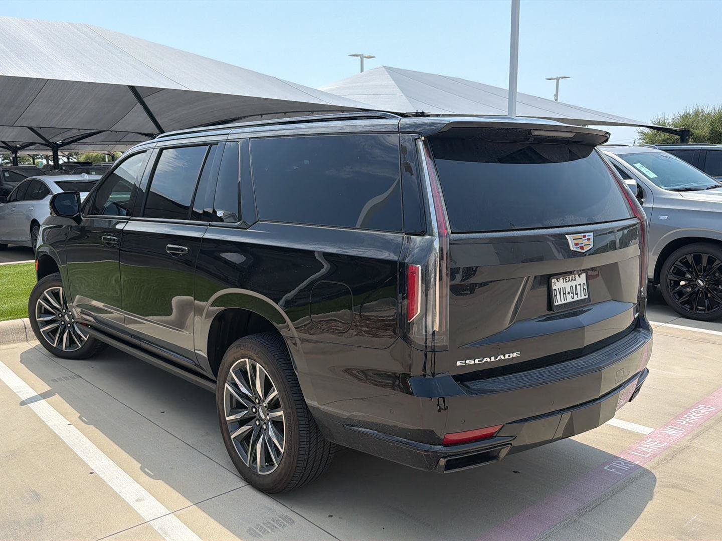 Certified 2023 Cadillac Escalade ESV Sport Platinum AWD/4WD image 23