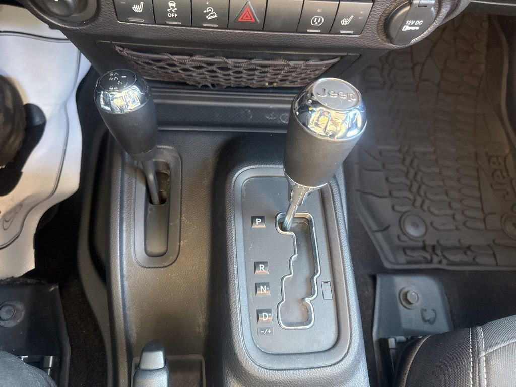 Used 2016 Jeep Wrangler Unlimited Sahara image 26