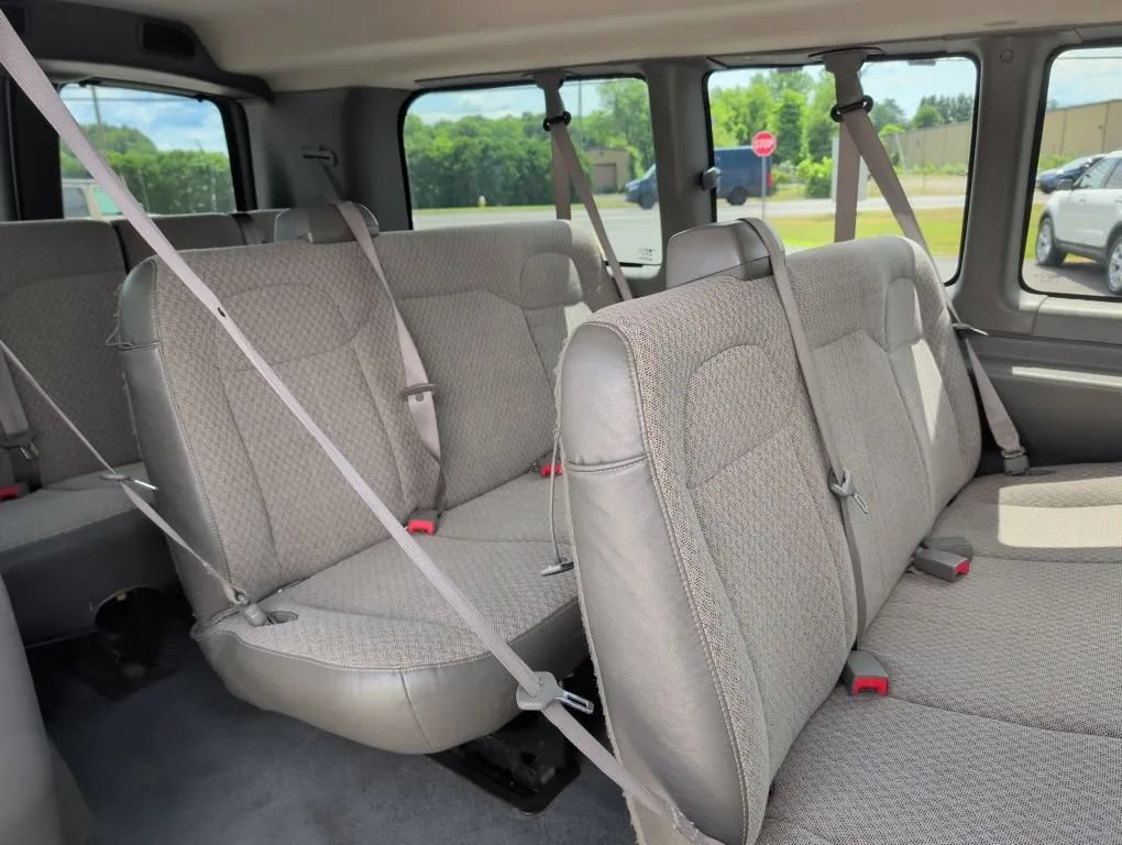 Used 2017 Chevrolet Express 2500 LT w/ LT Preferred Equipment Group RWD image 9