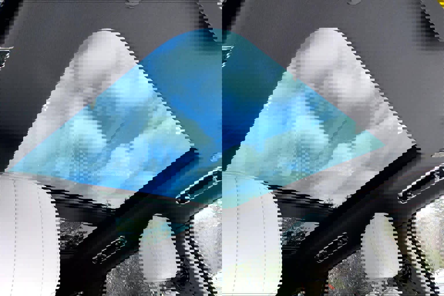 Used 2025 Land Rover Range Rover Sport SE image 13