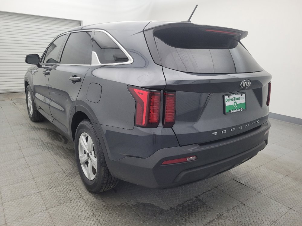 Used 2021 Kia Sorento LX image 5
