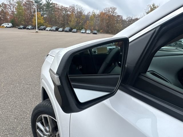 Used 2023 GMC Terrain Denali image 18