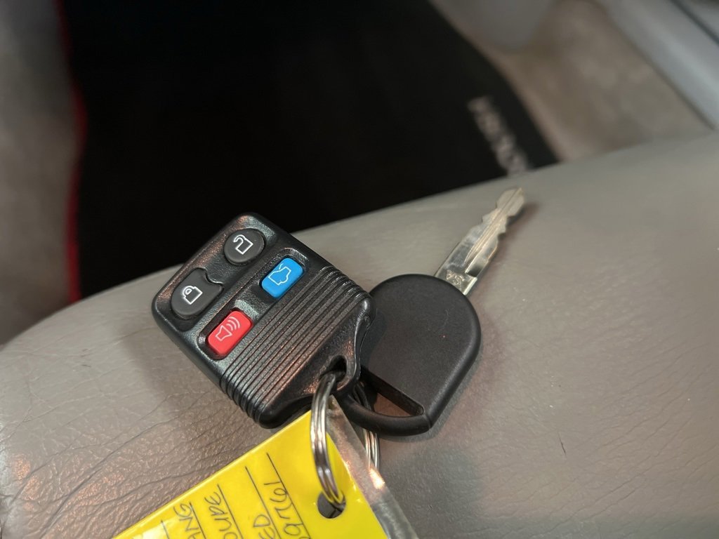 Used 2005 Ford Mustang GT Premium image 34