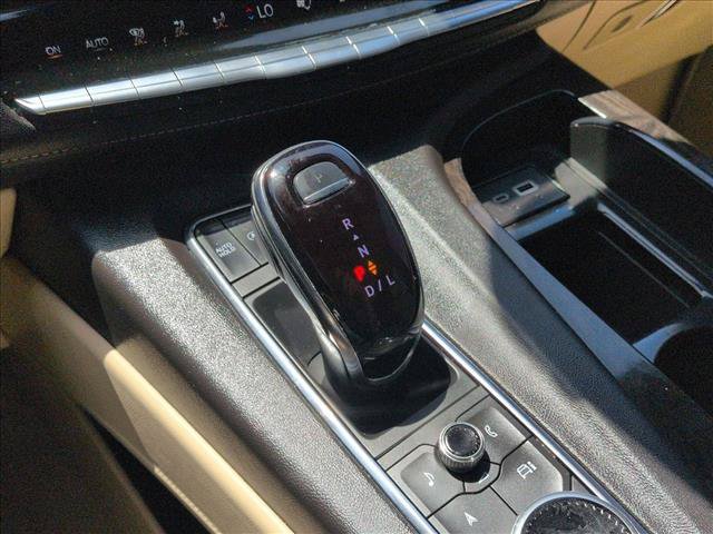 Used 2024 Cadillac Escalade Premium Luxury RWD image 12