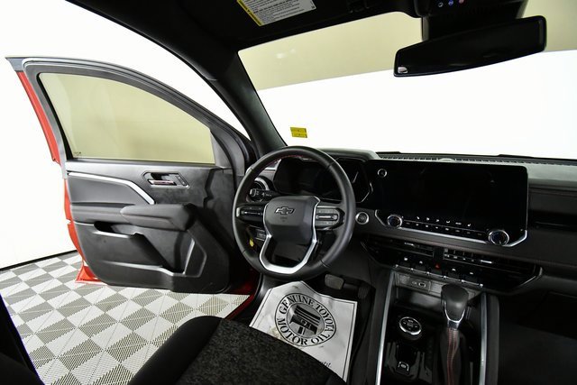 Used 2024 Chevrolet Colorado Z71 w/ Z71 Convenience Package 2 image 19