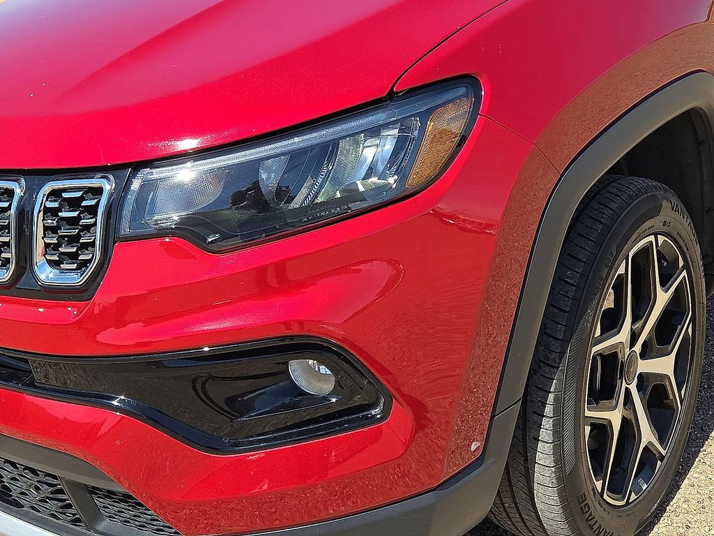 Used 2025 Jeep Compass Limited AWD/4WD image 9