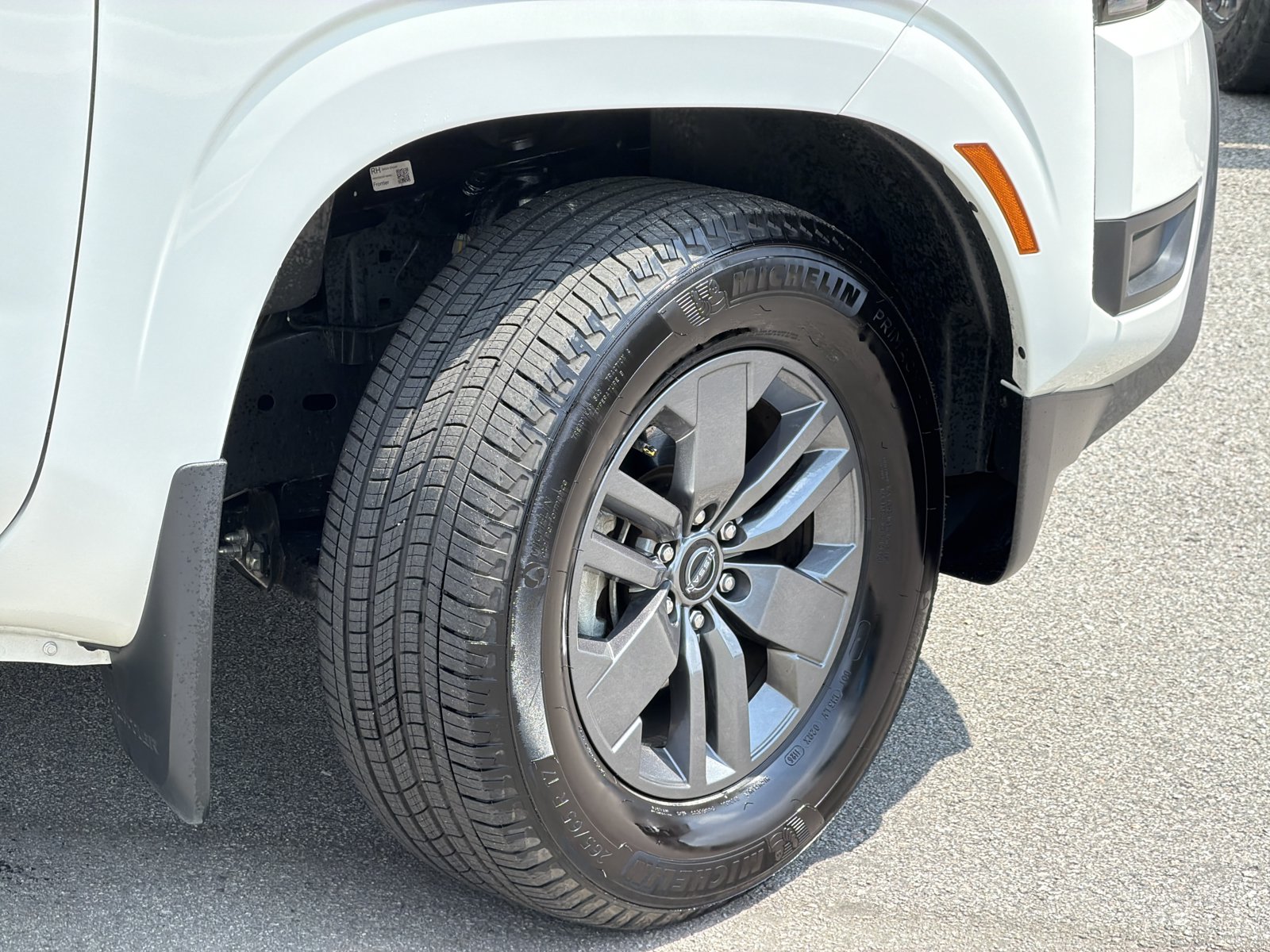 Used 2025 Nissan Frontier SV RWD image 5