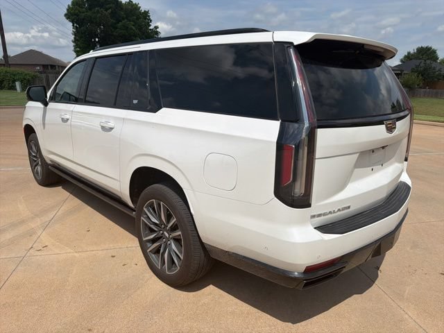 Used 2023 Cadillac Escalade ESV Sport w/ LPO, ONYX Package AWD/4WD image 3