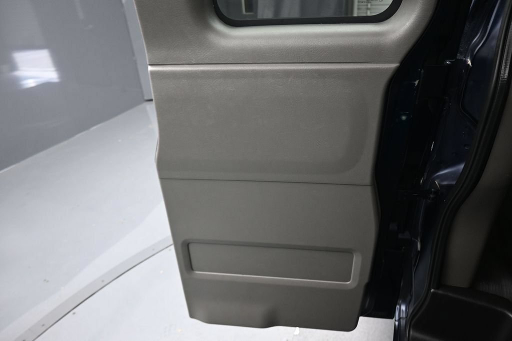 Used 2014 Chevrolet Express 3500 LS RWD image 28