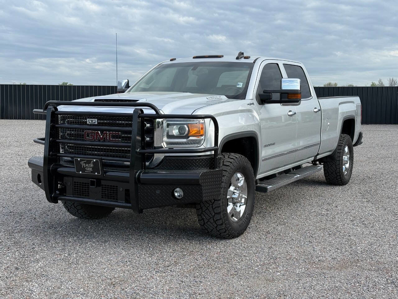 Used 2019 GMC Sierra 2500 SLT w/ Duramax Plus Package AWD/4WD image 1