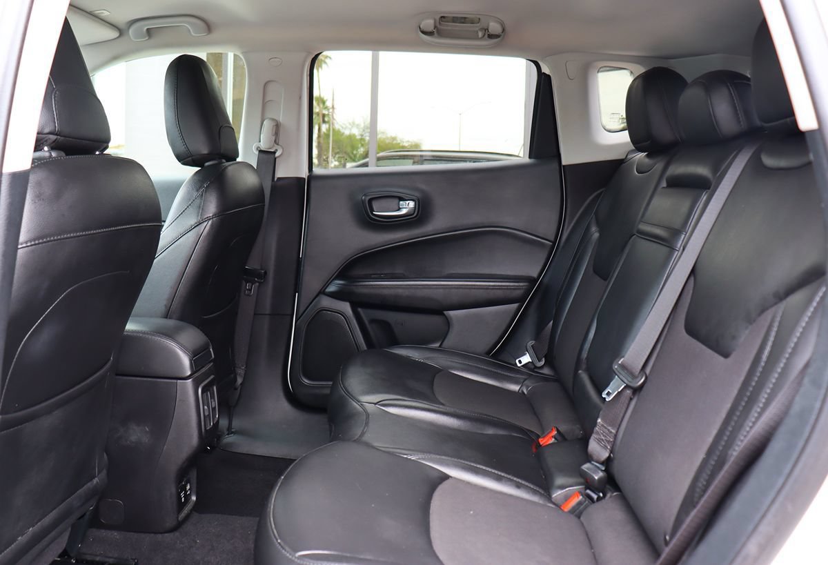 Used 2019 Jeep Compass Latitude FWD image 30