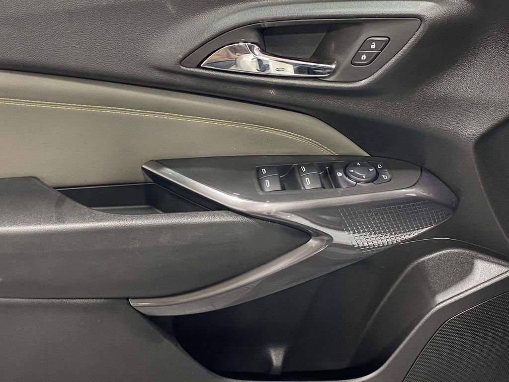 Used 2024 Chevrolet Trax ACTIV w/ Driver Confidence Package image 17