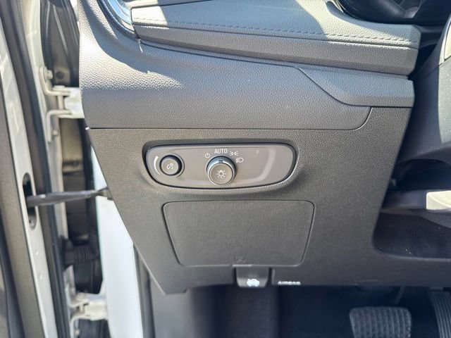 Used 2025 Buick Encore GX Preferred AWD/4WD image 15