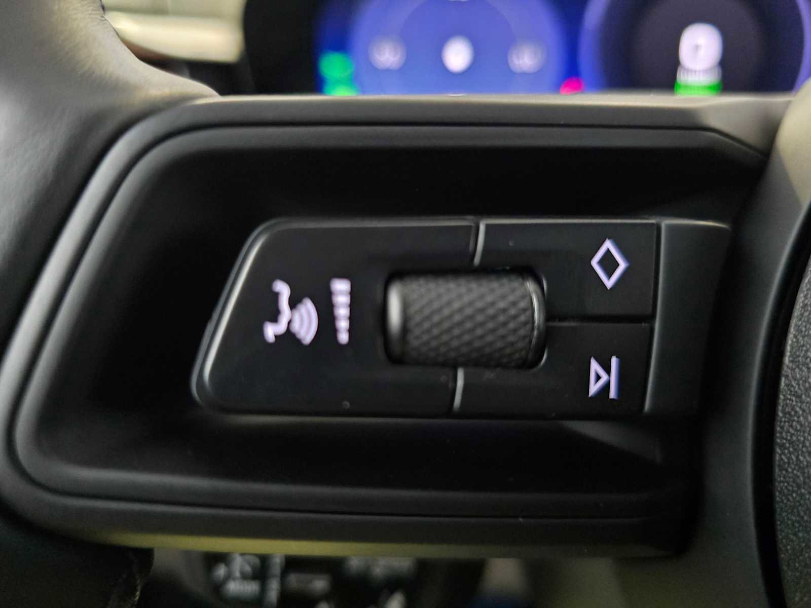 Used 2025 Porsche Macan Electric image 32