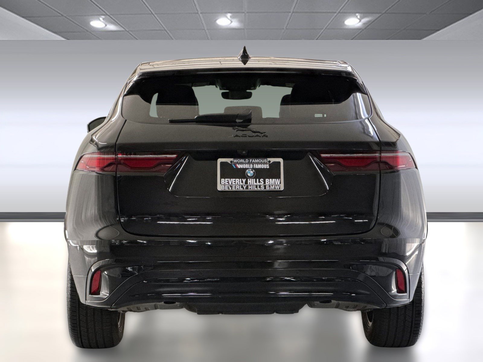 Used 2024 Jaguar F-PACE R-Dynamic S image 9
